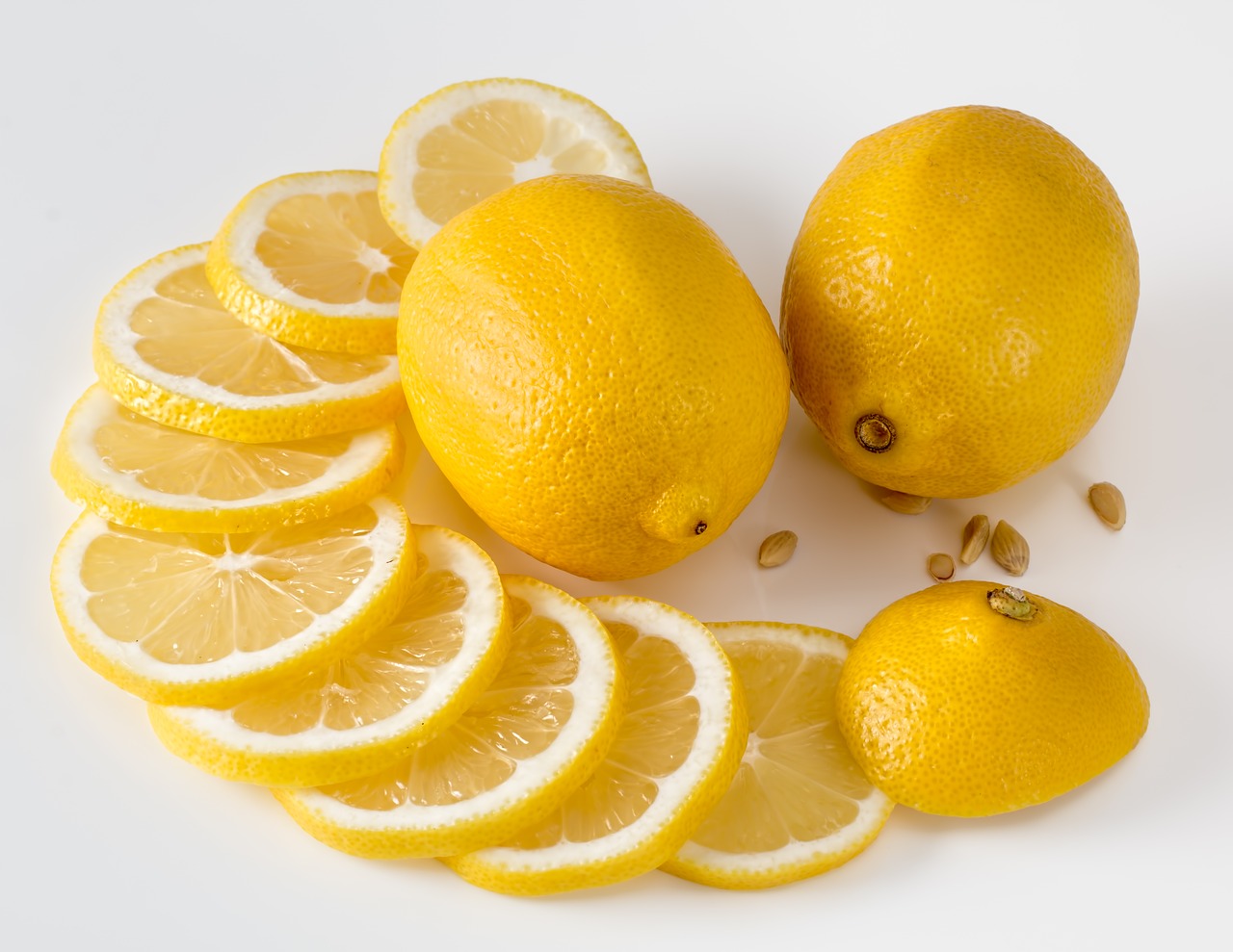 レモンで風邪予防・疲労回復を！栄養・選び方・保存方法